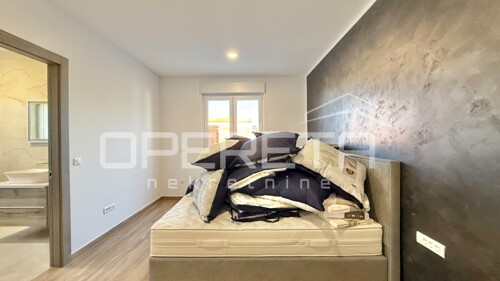 Thumbnail 6253002 - 6