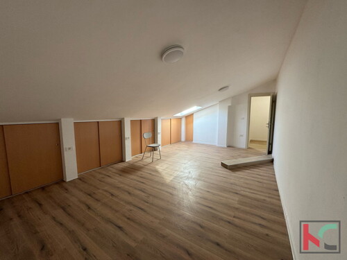 Thumbnail 6253181 - 6