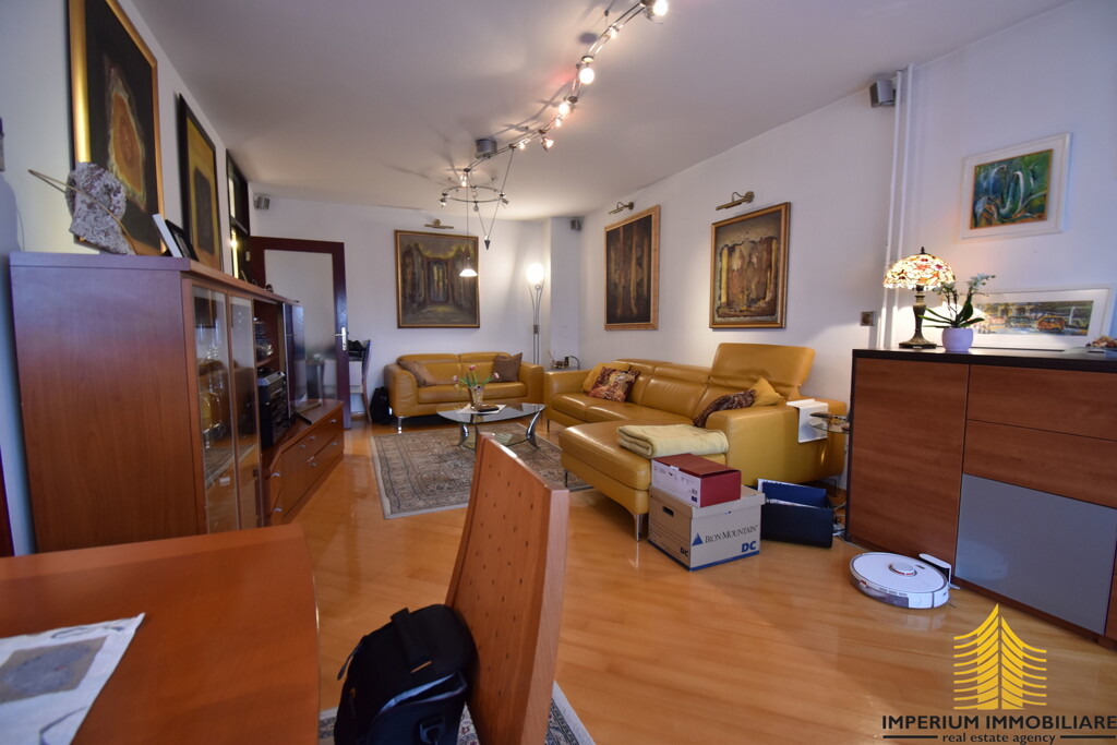 Image 6253646 - 7