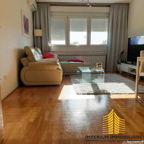 Prodaje se simpatičan stan u Strojarskoj ulici 55.08 m²
