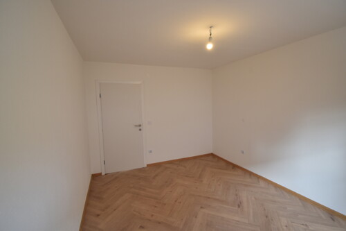 Thumbnail 6253974 - 10