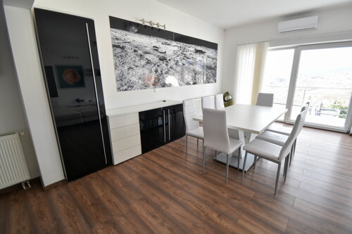 Urbana vila - stan, najam, Zagreb, Šestine, 200 m2, 2-etažni sa 2 velike te...