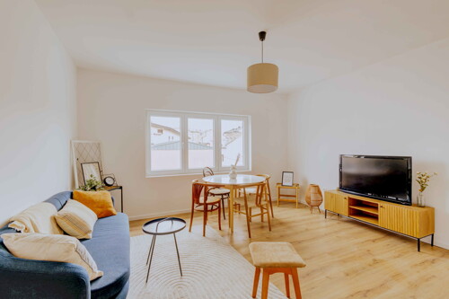 Tresnjevka, 50m2, 3sobni, NOVOADAPTIRAN, blizina placa, podno grijanje