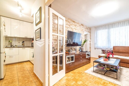 Zagreb, Borovje, trosoban stan NKP 63 m2