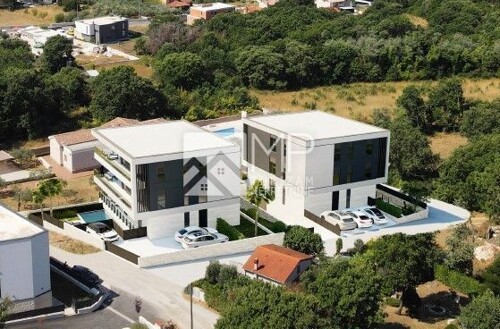 Thumbnail 6254944 - 12