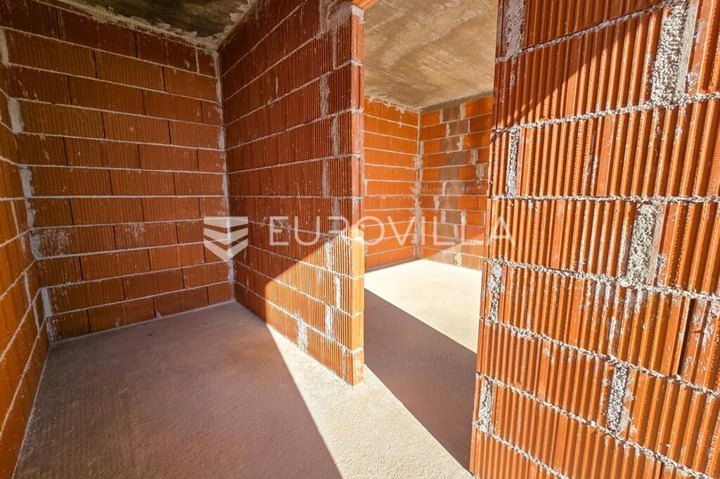 Image 6256332 - 12