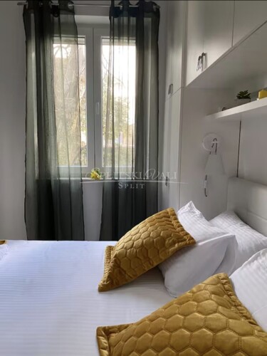 Thumbnail 6256456 - 12