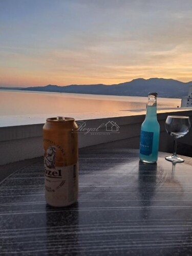 RIJEKA, KANTRIDA - Moderno uređen stan 2S+DB