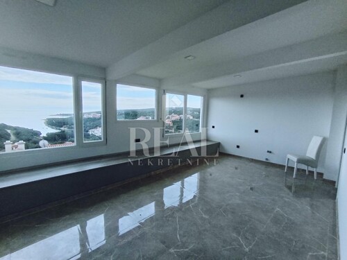 Duga Uvala stan 87m2 sa panoramskim pogledom na more !