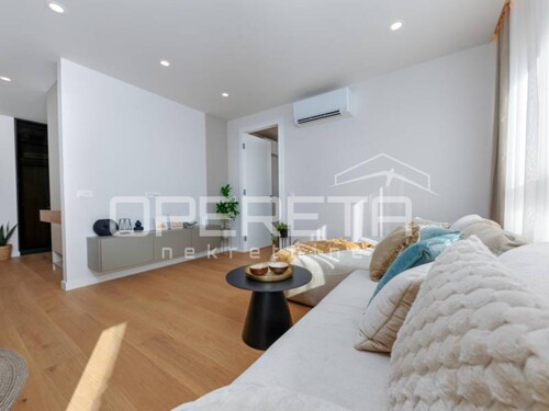 Thumbnail 6321433 - 12