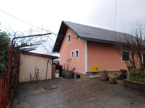 Kuća za odmor 135 m2 + dodatni objekt 46m2 - odlična lokacija