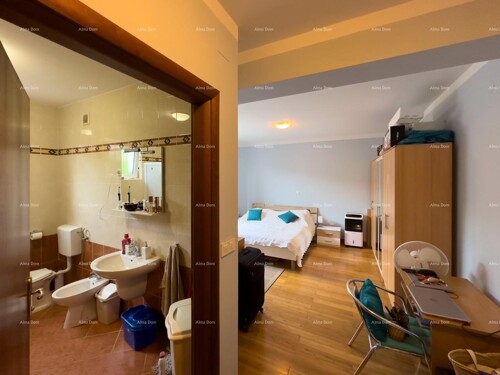 Thumbnail 6321968 - 9