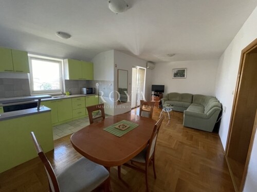 Stan - Apartman u Malinskoj, Otok Krk – 61,5 m², 2 spavaće s
