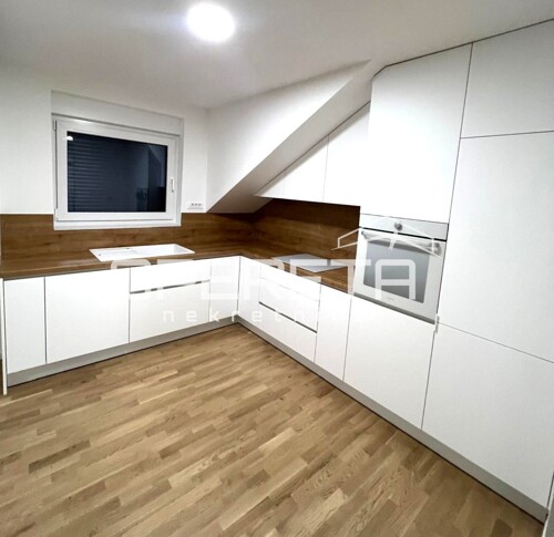 Thumbnail 6323055 - 5