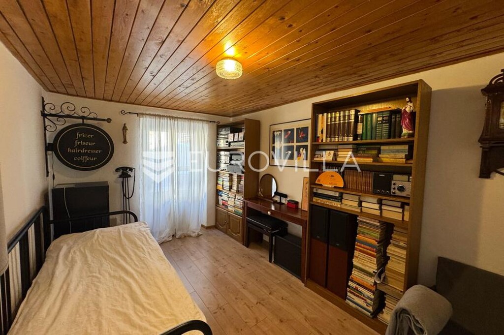 Image 6323200 - 7