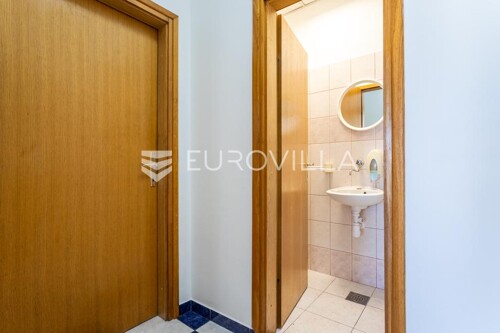 Thumbnail 6323208 - 5