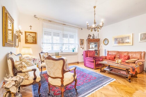 Zagreb, Donji grad, trosoban stan s liftom NKP 83 m2