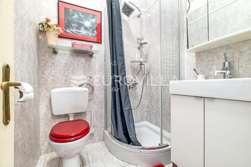 Thumbnail 6323218 - 9