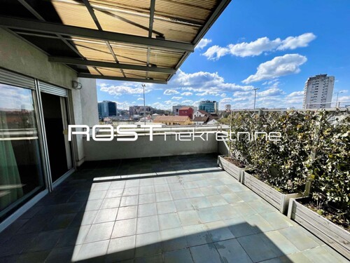 CENTAR ZVONIMIR - C. križa - 74 m2, 2-sobni+ TERASA 25.00 m2 + GARAŽA