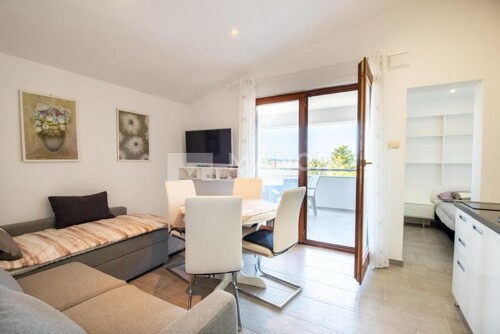 CRIKVENICA, SELCE - Dva apartmana na 2.katu, 86 m2