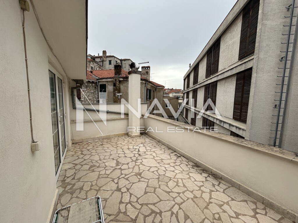 Image 6323402 - 10