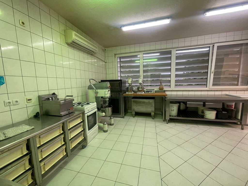 Image 6323440 - 17