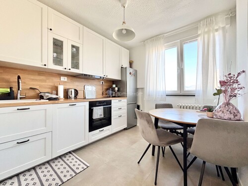 Thumbnail 6323448 - 3