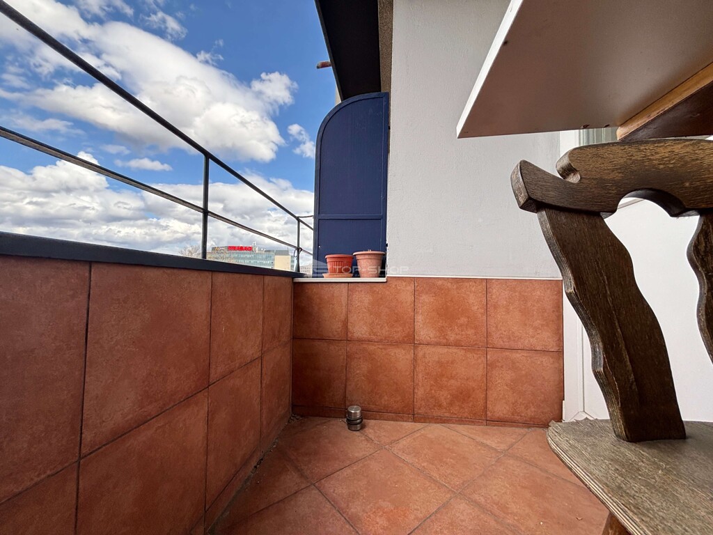Image 6323451 - 9
