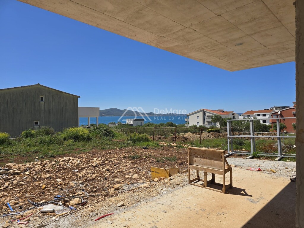 Image 6323462 - 7