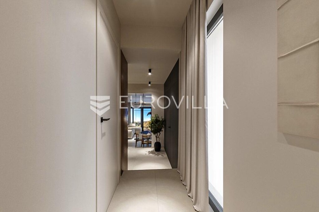Image 6323765 - 9