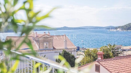 Mali Lošinj - stilski uređen apartman, strogi centar 55m2