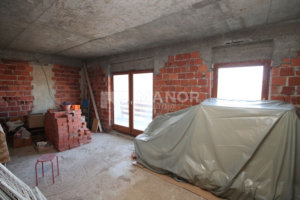 Image 6323908 - 8