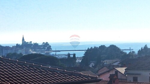 Istra,Novigrad-Dvosobni stan s pogledom na more