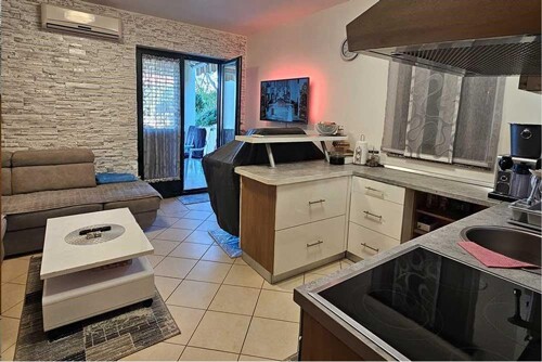 Thumbnail 6324395 - 11