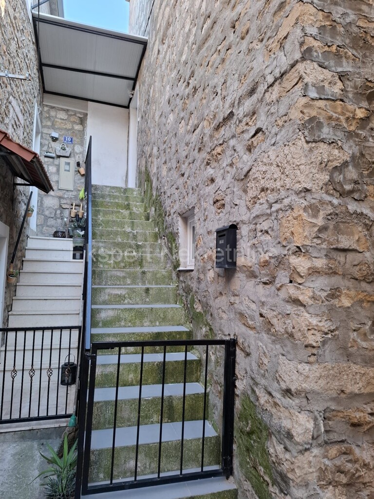 Image 6325169 - 7