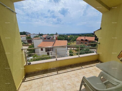 Stan Prodaja velikog, lijepo uređenog, namještenog stana sa pogledom na mor...