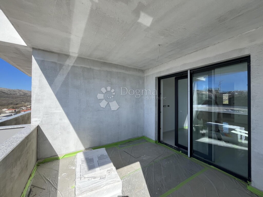 Image 6325535 - 9