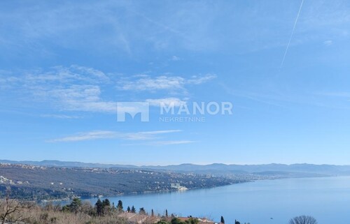 OPATIJA, CENTAR - 2S KL stan s garažom, 57 m2
