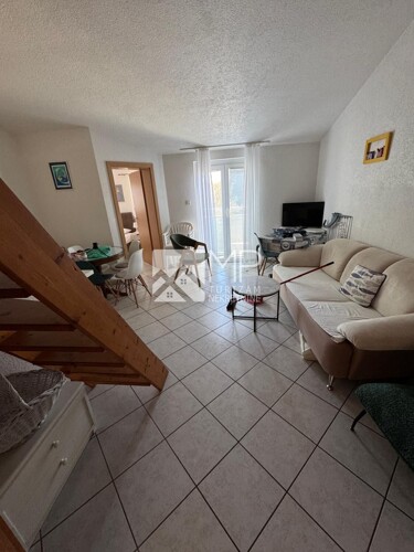Medulin, stan s galerijom, 2.kat, parking, 400m od mora