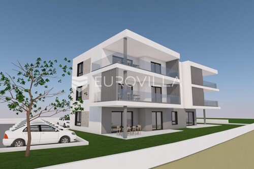 Šibenik, Tribunj, trosoban stan u prizemlju, NKP 152,95 m²