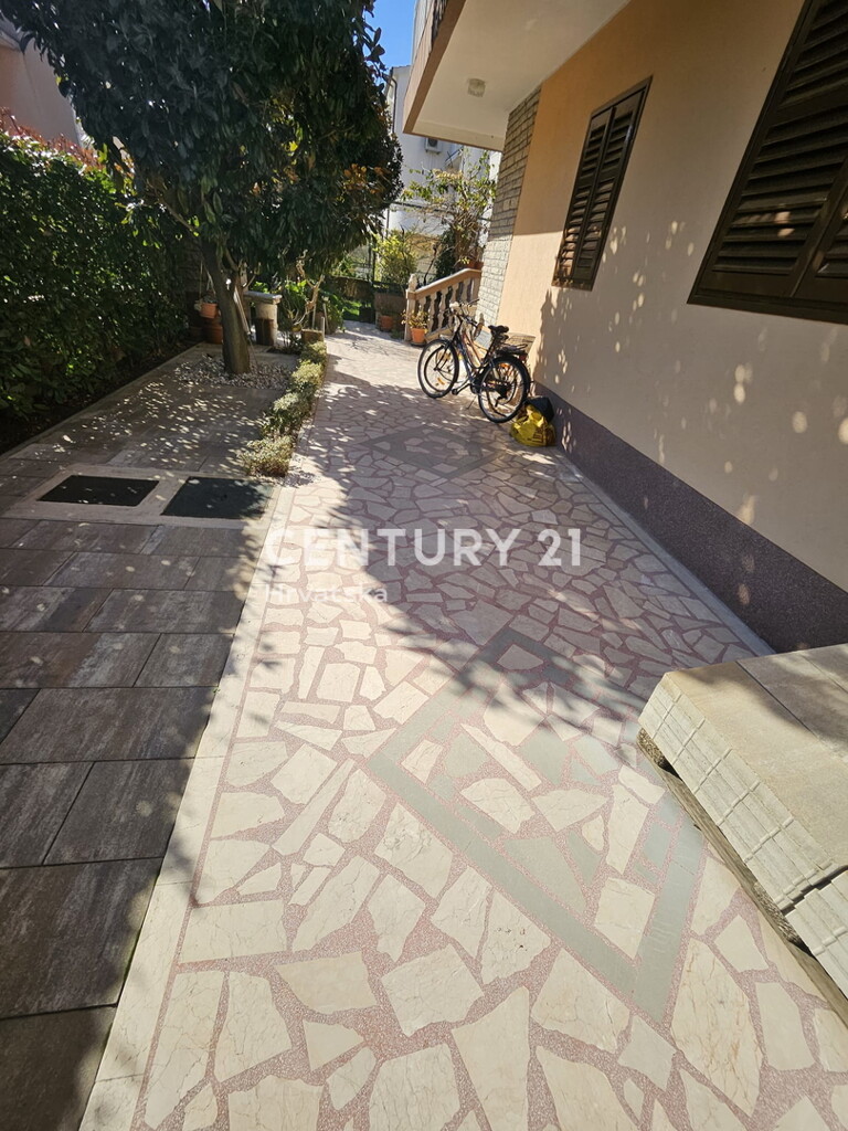 Image 6326528 - 8