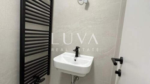 Thumbnail 6326558 - 10