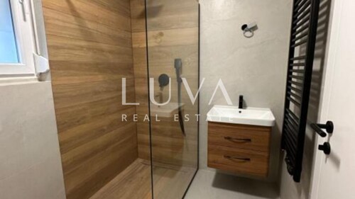 Thumbnail 6326558 - 4