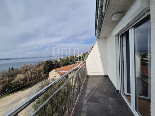 CRIKVENICA, adaptiran jednosoban stan 100 m od mora