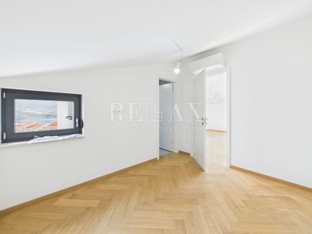 Image 6326623 - 24