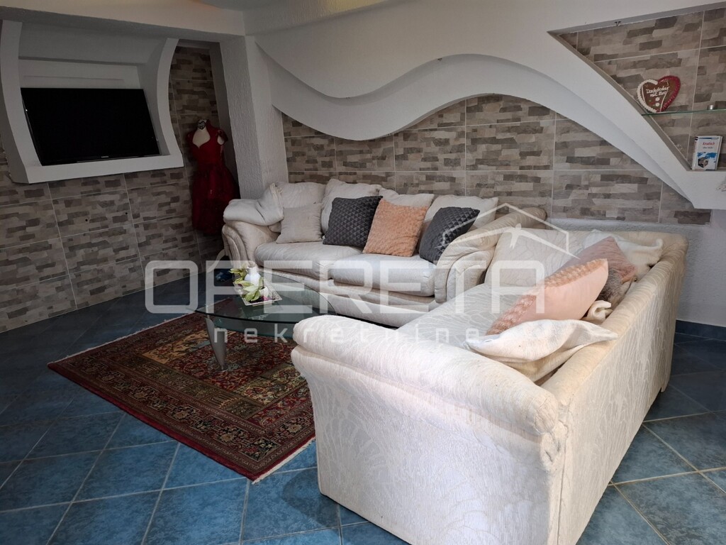 Image 6326930 - 8