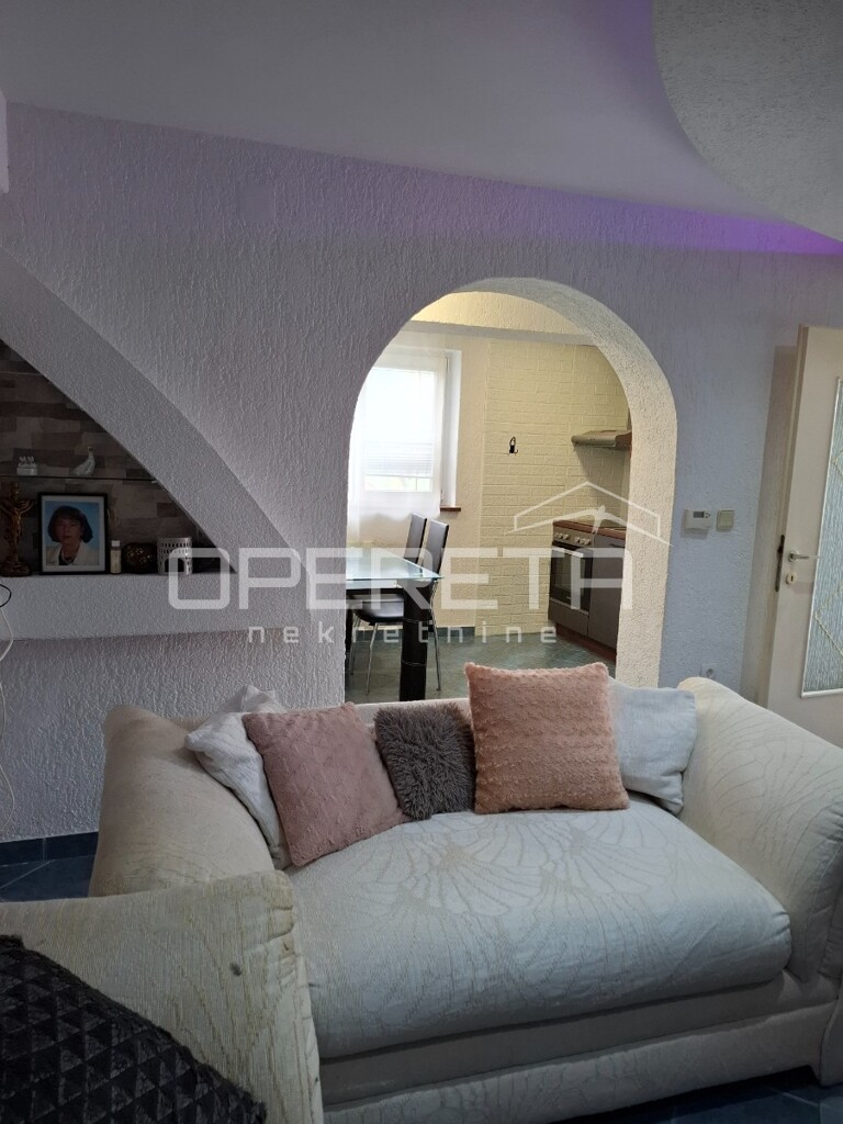 Image 6326930 - 7