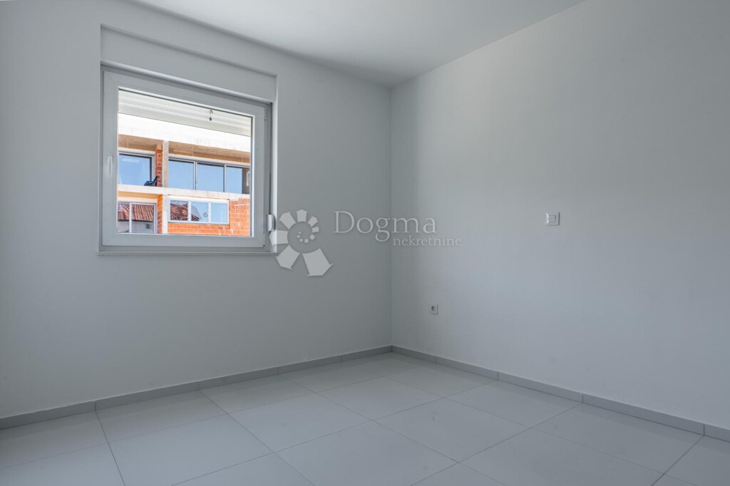 Image 6327076 - 7