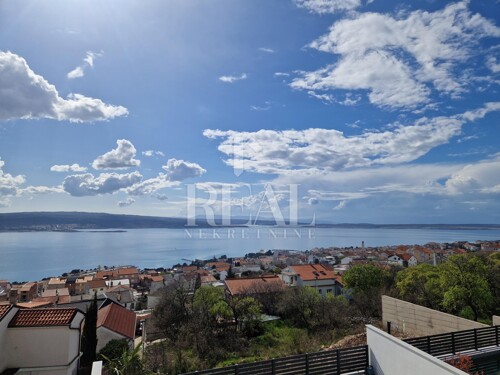 CRIKVENICA-STAN S PREKRASNIM POGLEDOM, 2S+DB OD 62 m2, DVA P