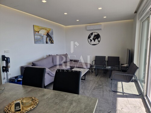 CRIKVENICA-KOMPLETNO NAMJEŠTEN STAN, 2S+DB OD 62 m2